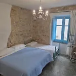 לינה וארוחת בוקר Paradice In באוני