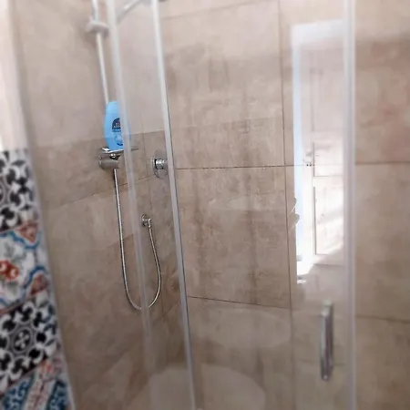 לינה וארוחת בוקר Paradice In