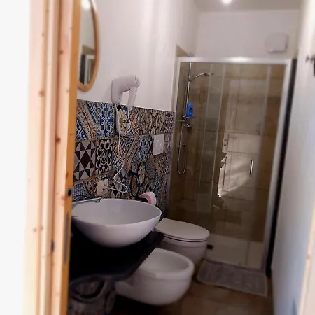 Paradice In לינה וארוחת בוקר