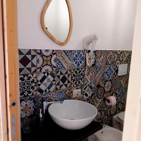 לינה וארוחת בוקר Paradice In